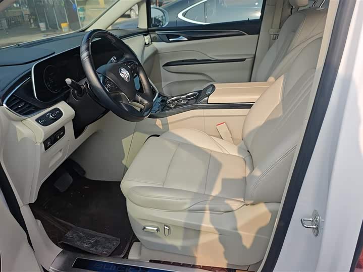 Фото 9 - Buick GL8 ES