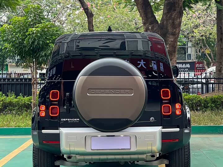 Фото 4 - Land Rover Defender