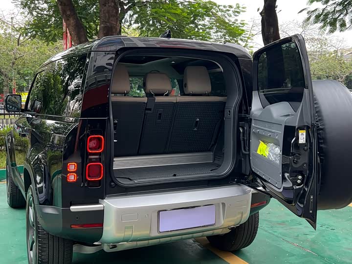 Фото 6 - Land Rover Defender