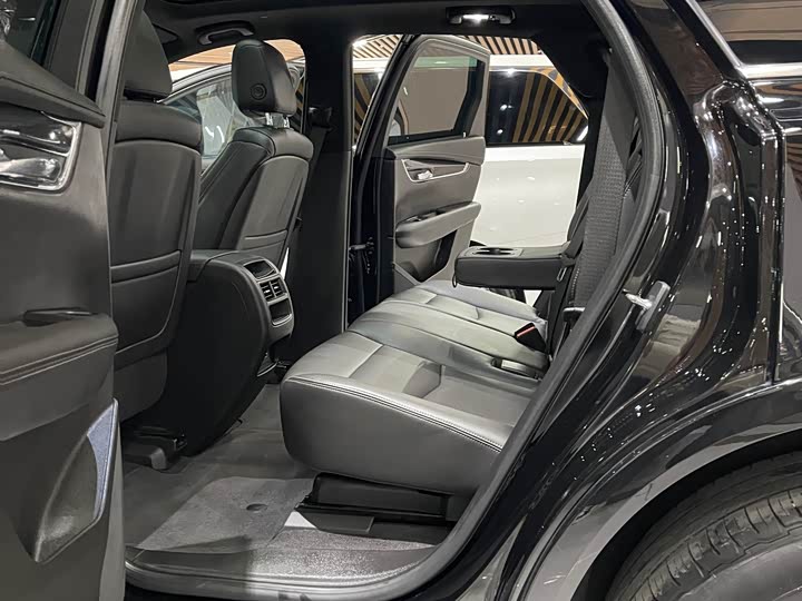 Фото 7 - Cadillac XT5