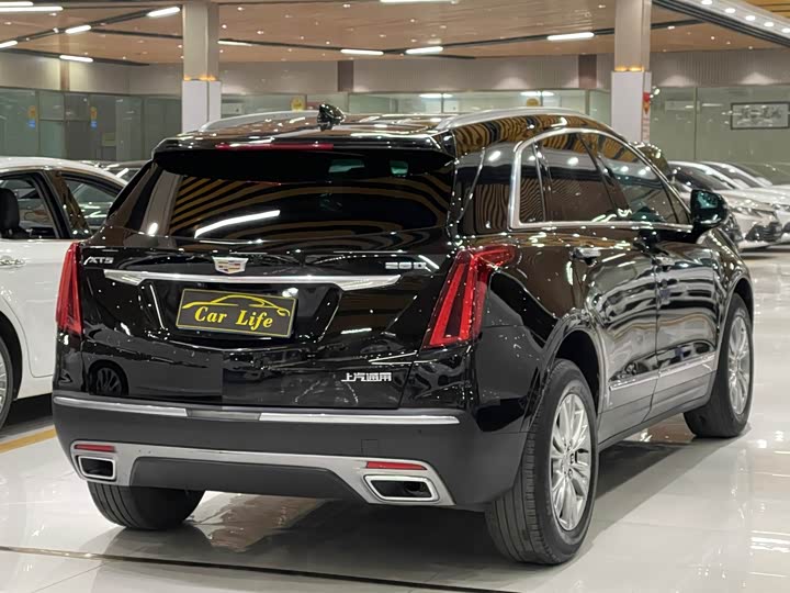 Фото 8 - Cadillac XT5