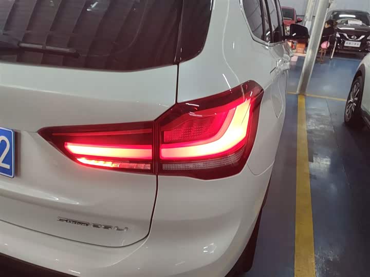 Фото 8 - BMW X1
