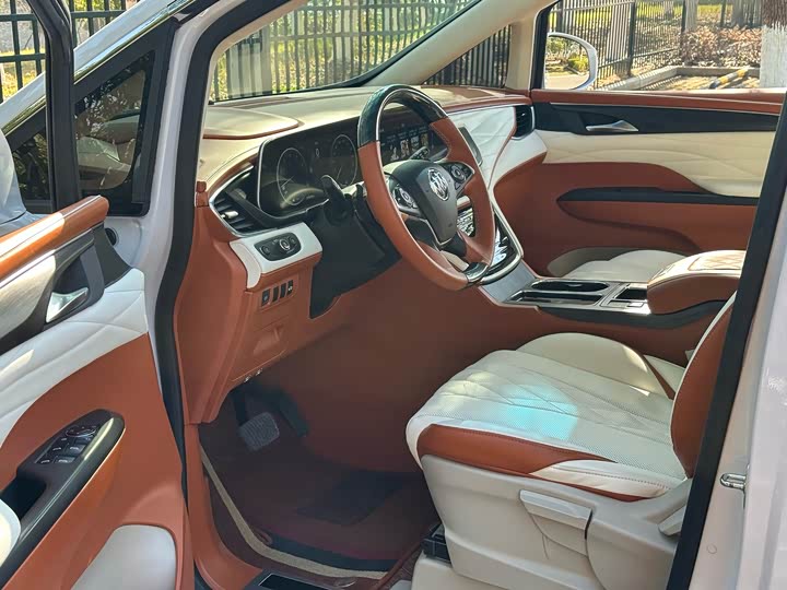 Фото 9 - Buick GL8 ES