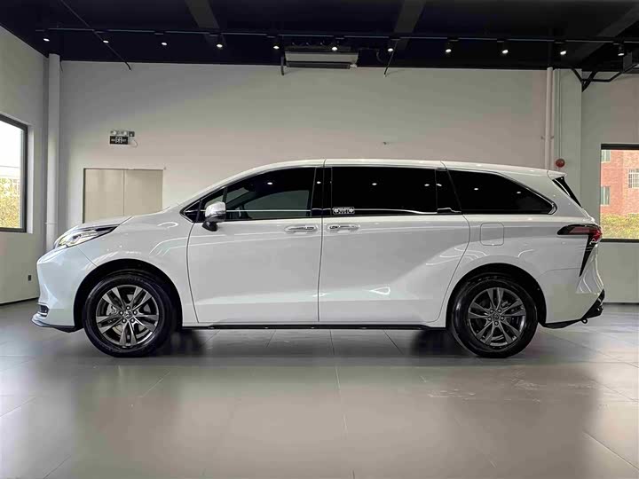 Фото 3 - Toyota Sienna