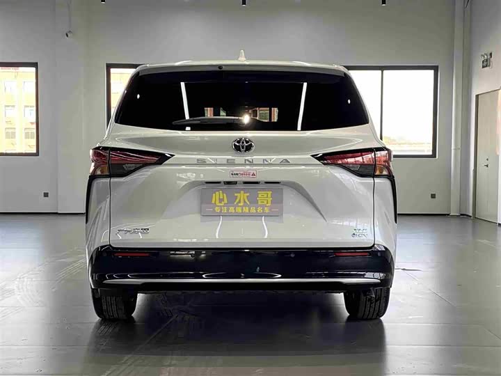 Фото 5 - Toyota Sienna