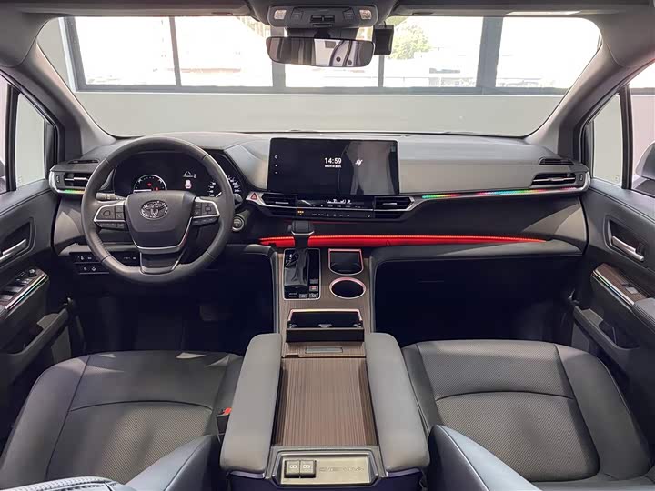 Фото 6 - Toyota Sienna