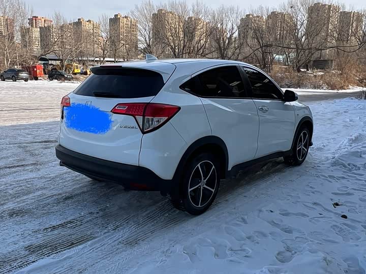 Фото 4 - Honda Vezel