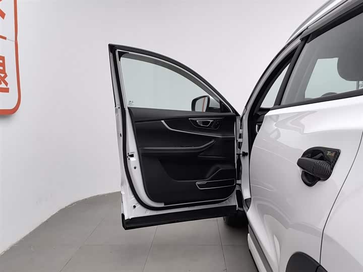 Фото 8 - Chery Tiggo 8