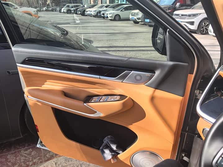 Фото 7 - Tank 500 Hybrid