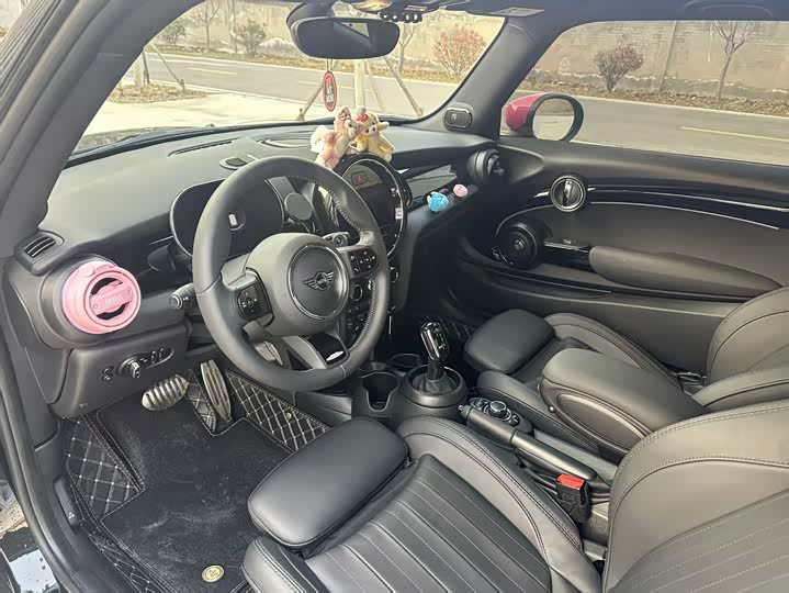 Фото 8 - Mini Cooper