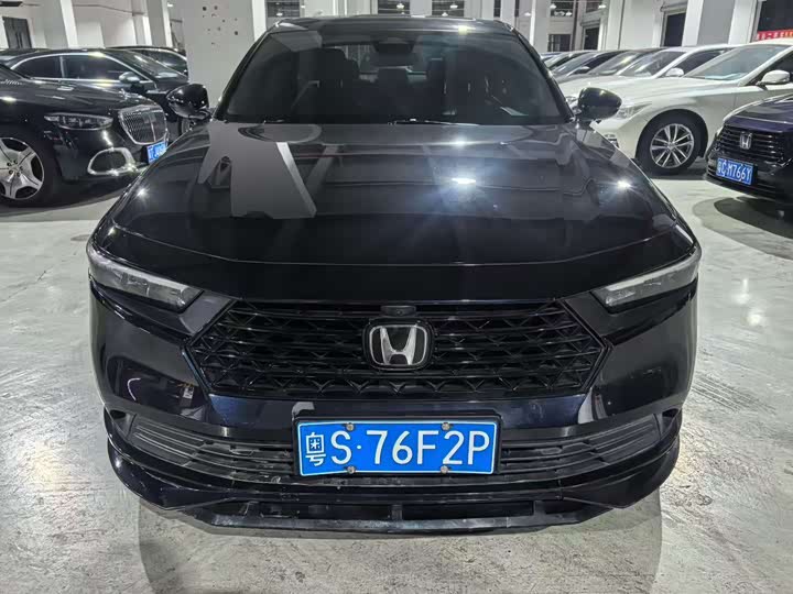 Фото 2 - Honda Accord