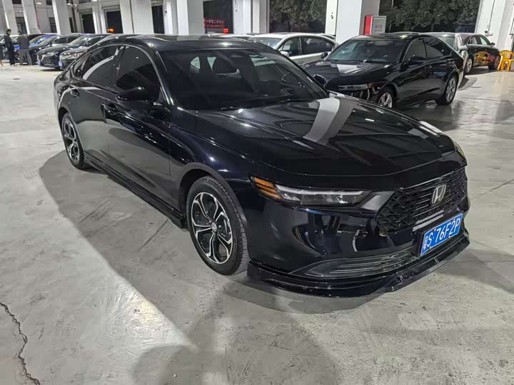 Фото 3 - Honda Accord