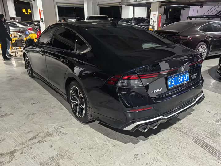 Фото 6 - Honda Accord