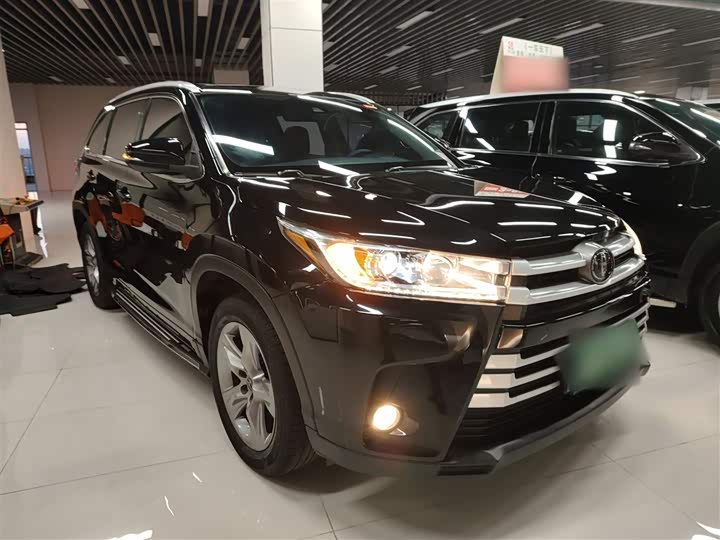 Фото 4 - Toyota Highlander