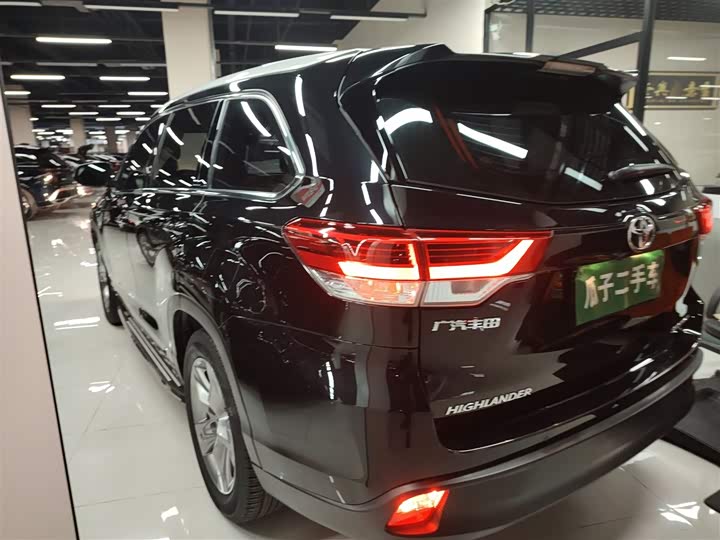Фото 5 - Toyota Highlander