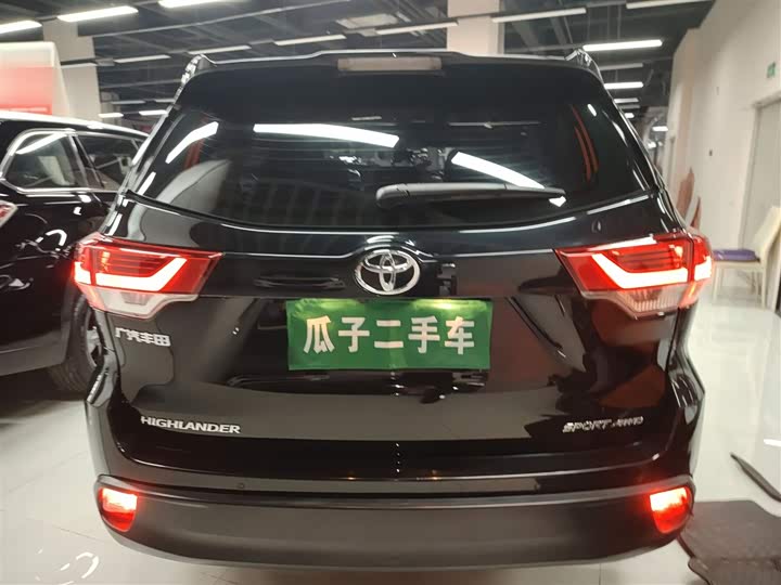 Фото 6 - Toyota Highlander