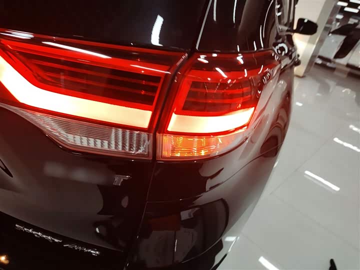 Фото 8 - Toyota Highlander