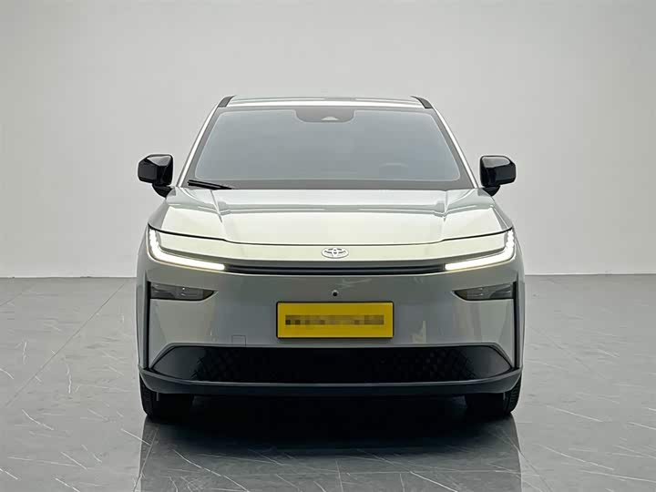 Фото 2 - Toyota bZ3X