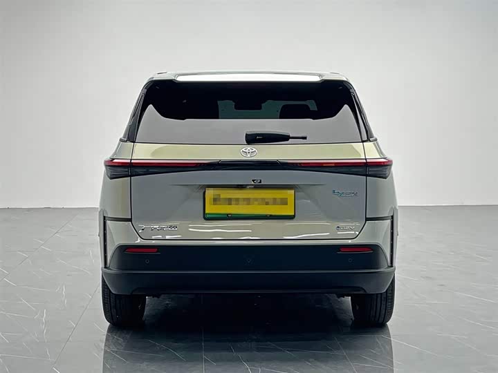 Фото 5 - Toyota bZ3X