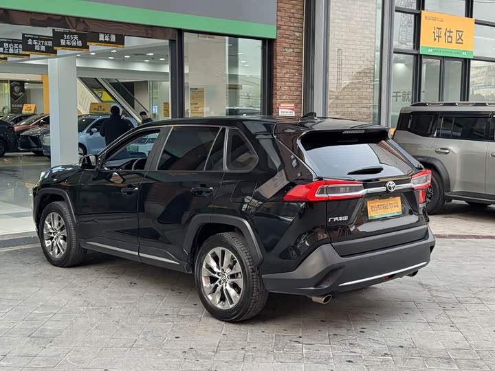 Фото 6 - Toyota Wildlander