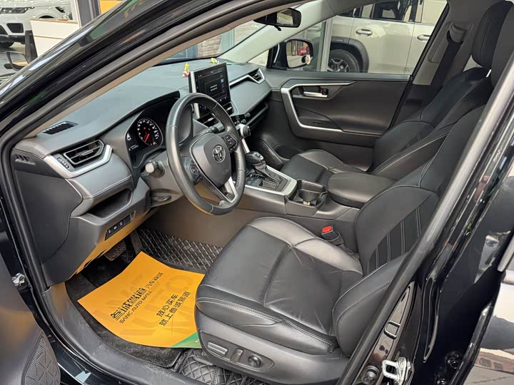 Фото 8 - Toyota Wildlander