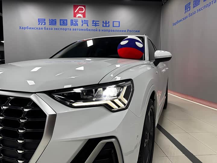 Фото 4 - Audi Q3