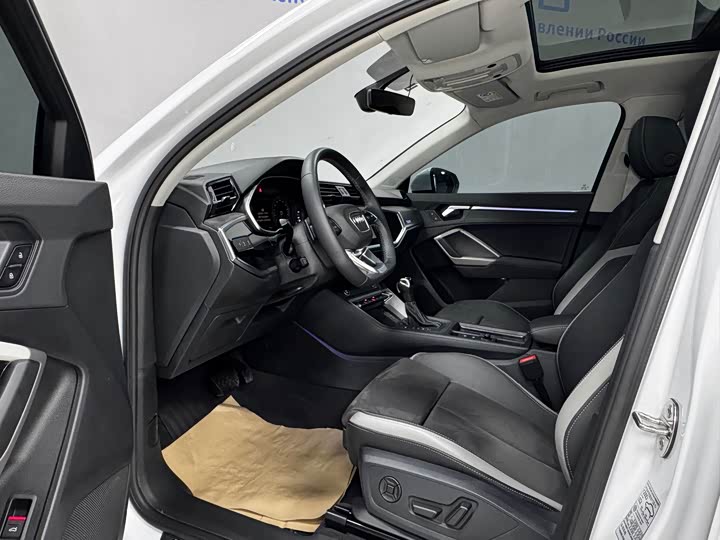 Фото 8 - Audi Q3