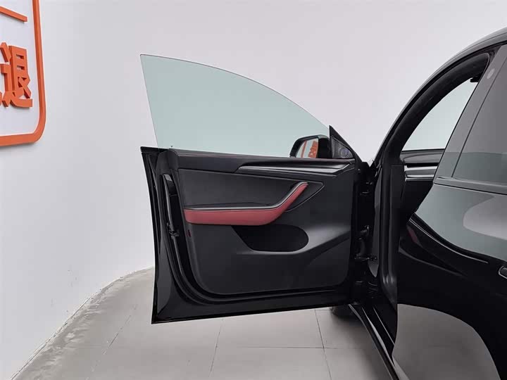 Фото 8 - Tesla Model Y