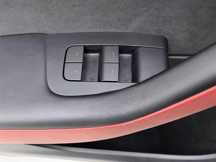 Фото 9 - Tesla Model Y