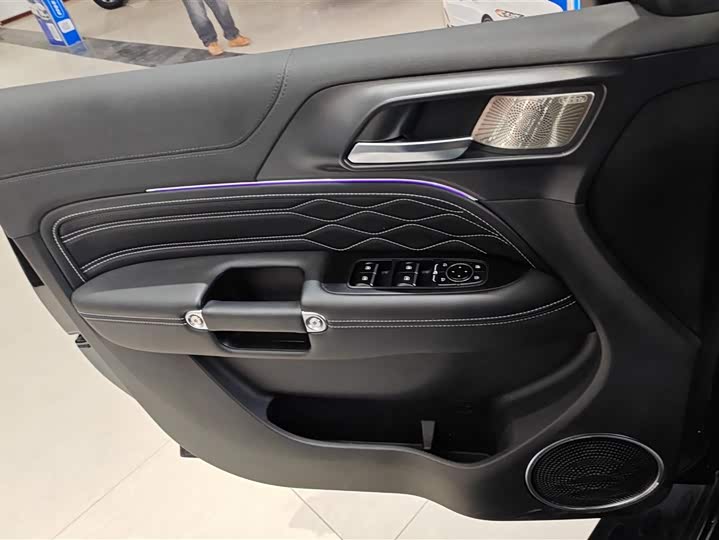 Фото 7 - Tank 300