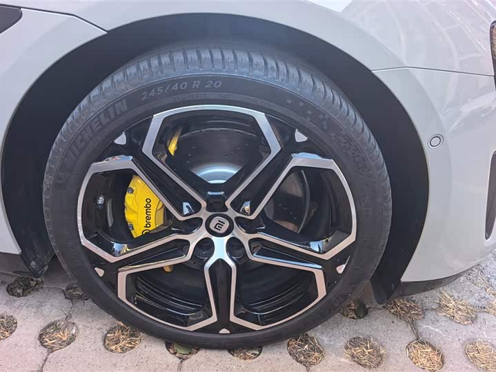 Фото 6 - Xiaomi SU7