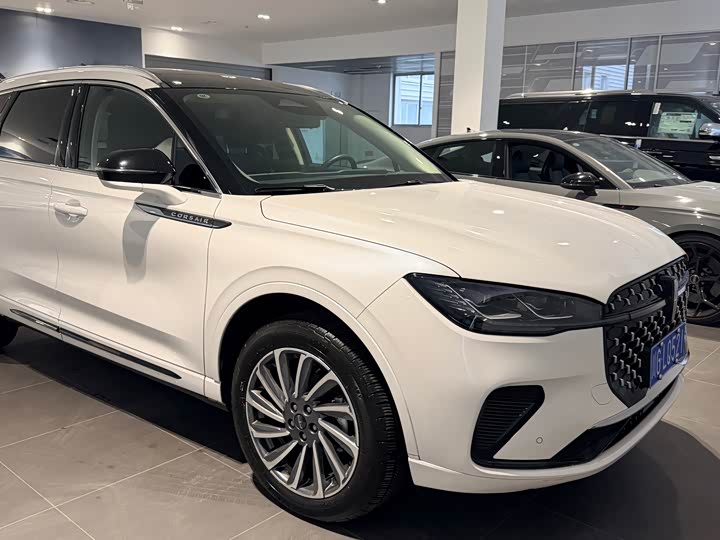 Фото 3 - Lincoln Corsair