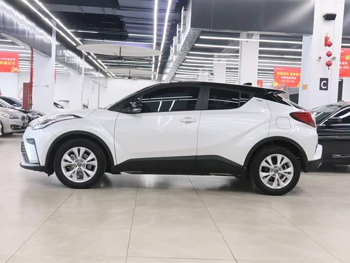 Фото 3 - Toyota Izoa