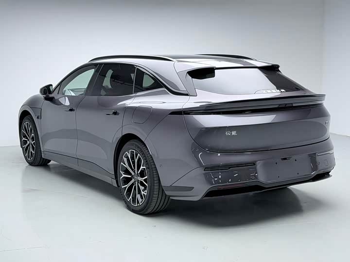 Фото 8 - Zeekr 007 GT