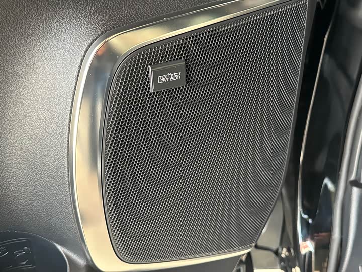 Фото 7 - Lexus LM