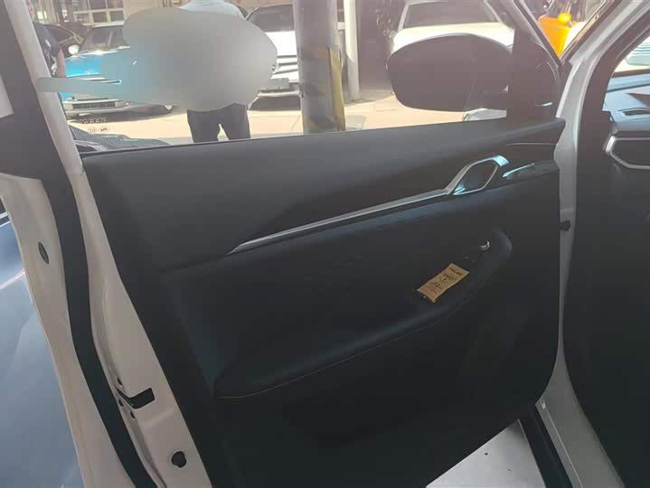 Фото 7 - Geely Coolray