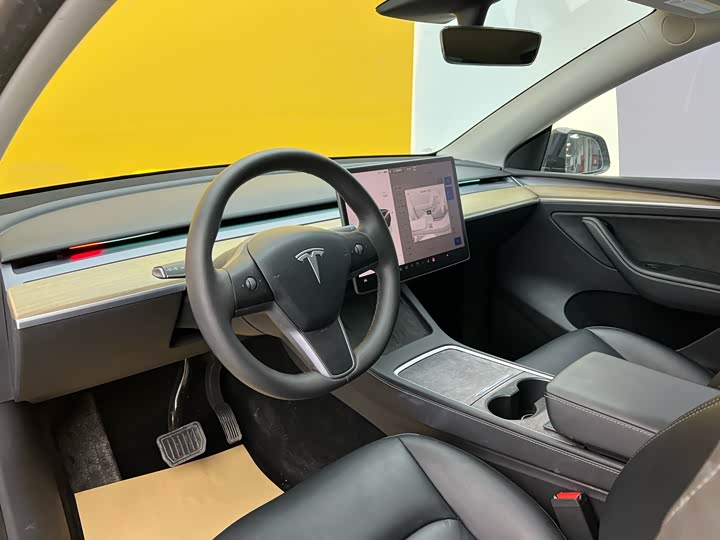Фото 4 - Tesla Model Y