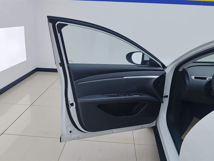 Фото 7 - XPeng Mona M03