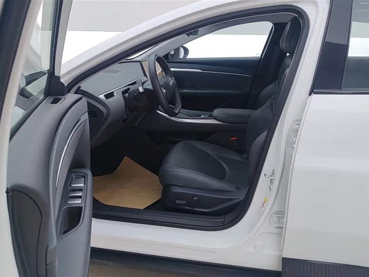 Фото 9 - XPeng Mona M03