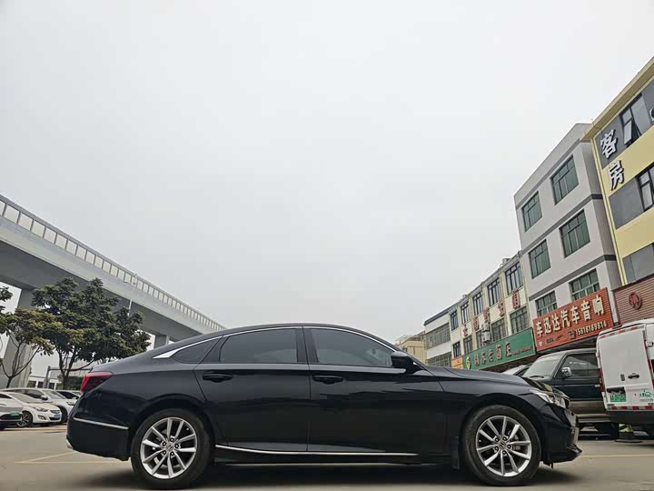 Фото 5 - Honda Accord