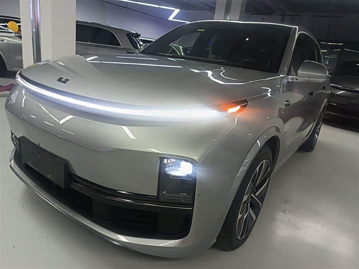 Фото 2 - LiXiang L8