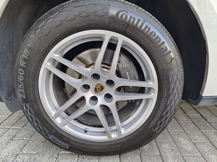 Фото 8 - Porsche Macan