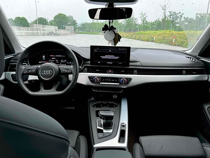 Фото 5 - Audi A4L