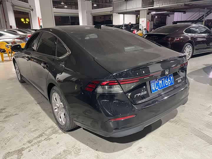 Фото 6 - Honda Accord