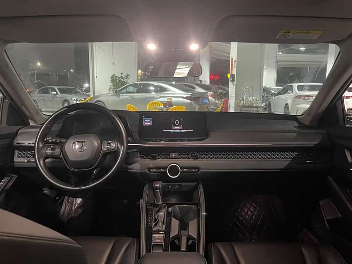 Фото 8 - Honda Accord