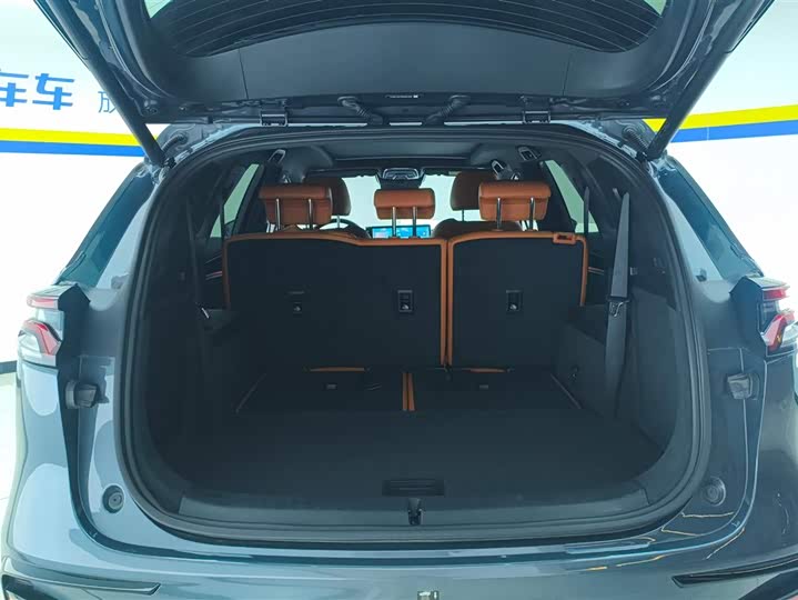 Фото 4 - BYD Tang Hybrid/EV