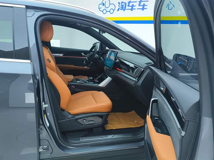 Фото 8 - BYD Tang Hybrid/EV