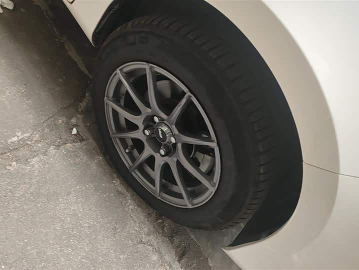 Фото 6 - Toyota Yaris L