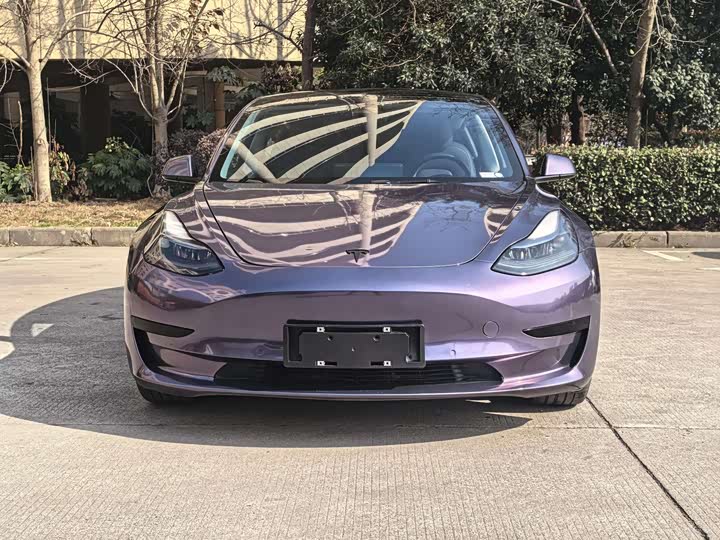 Фото 1 - Tesla Model 3