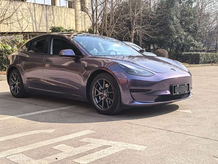 Фото 3 - Tesla Model 3